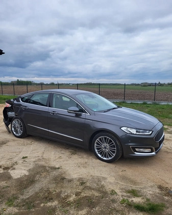 Ford Mondeo cena 48900 przebieg: 104000, rok produkcji 2017 z Sierpc małe 211